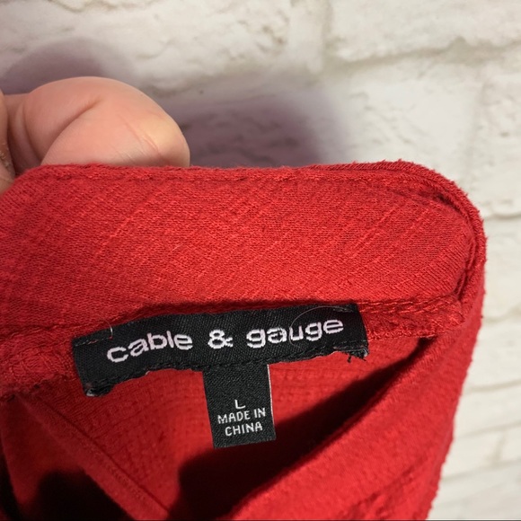 Cable & Gauge Red Mock Neck Crochet Sleeveless Top - Picture 4 of 6